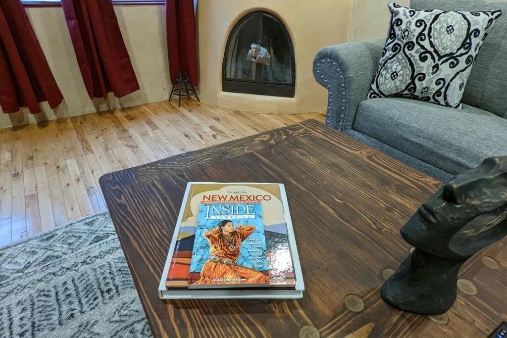 Magical Santa Fe Stay, Minutes From Town Square, Sleeps 4, Includes Free Parking And Outdoor Hot Tub! Exterior photo